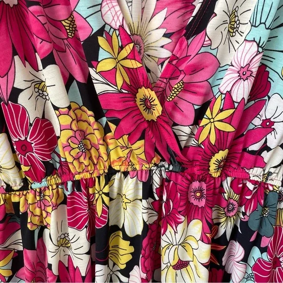 Crepas V Neck Sleeveless Women’s Size 1X in bright floral print - Picture 3 of 7